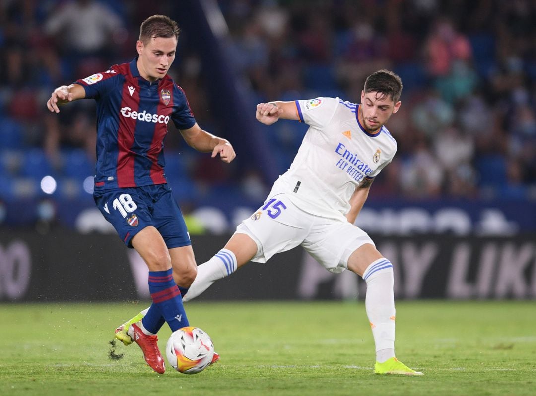 Jorge De Frutos of Levante and Federico Valverde of Real Madrid 