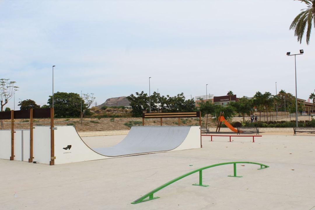 Parque en la zona polígono Santa Fe Novelda