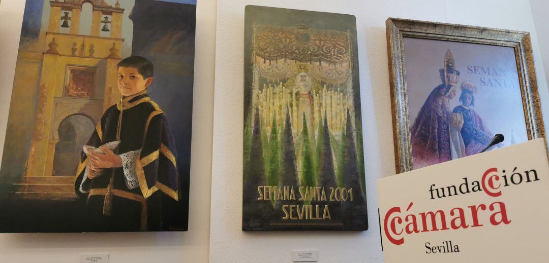 Los carteles de la Semana Santa de 2000, 2001 y 2002 en la exposición de la Cámara de Comercio