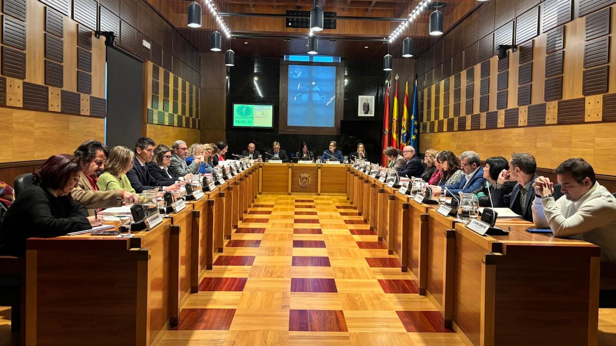 PP y Vox de la mano en el Ayuntamiento de Huesca para prohibir la ocultación del rostro por seguridad en espacios municipales con elementos como el burka