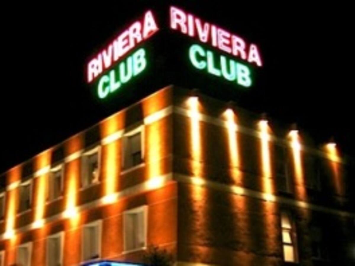 Entre 3 i 6 anys de presó pels policies a sou del Riviera i el Saratoga