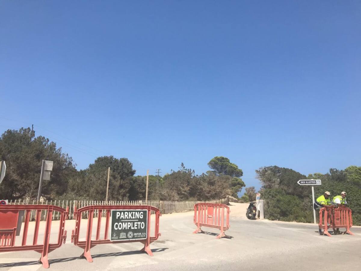 Formentera cierra Ses Illetes por exceso de bañistas, 'modus operandi' que continuará este fin de semana