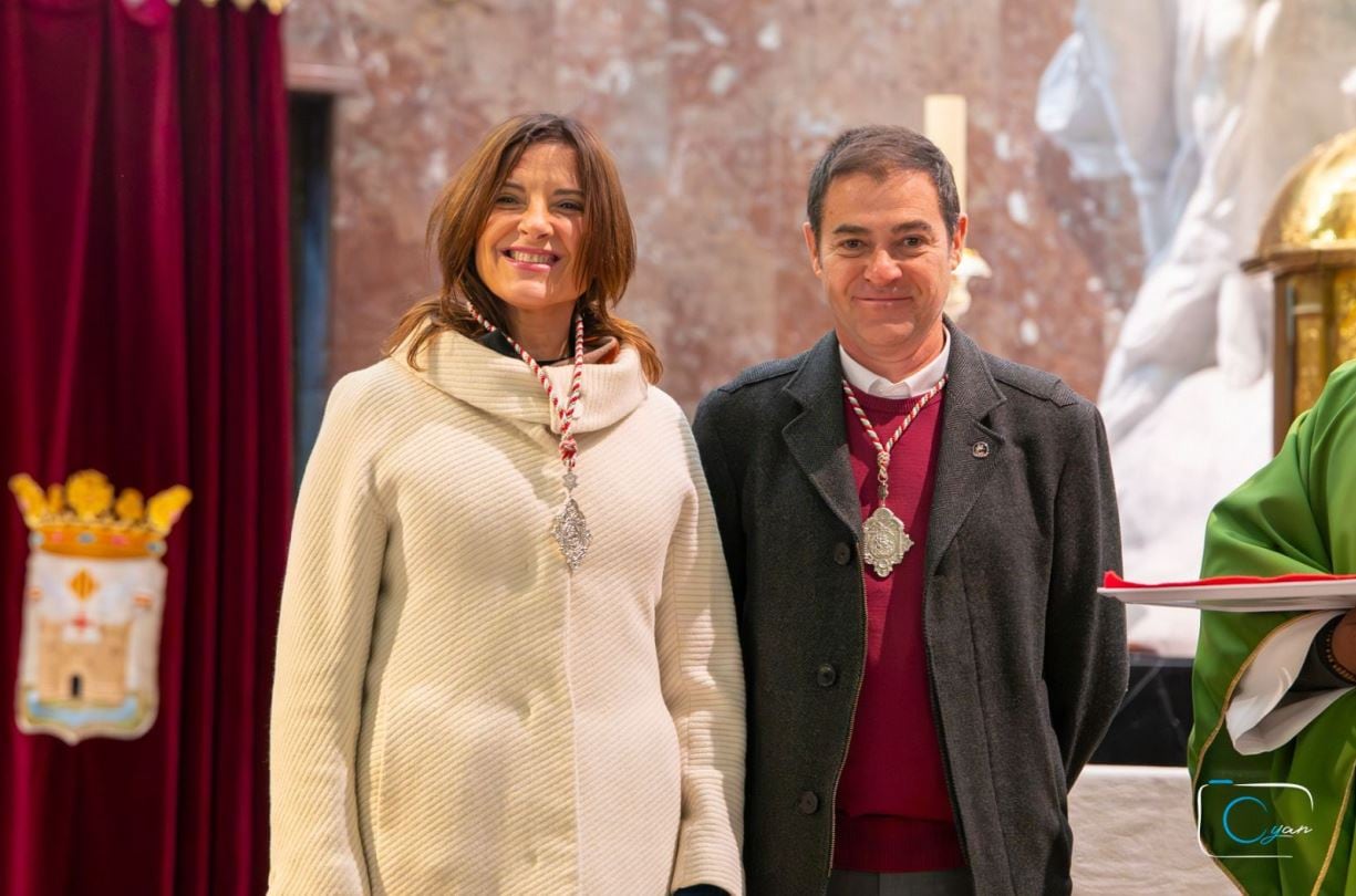 Silvia Sempere Ripoll, la nueva asesora artística, y Paco García, presidente de la Asociación de San Jorge.