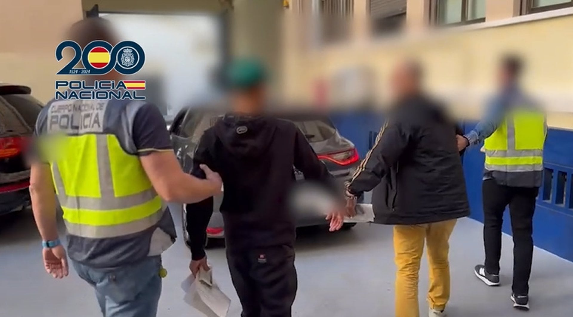 Agentes de la Policía Nacional han detenido en València, Palma de Mallorca y Madrid a 12 personas, todas ellas hinchas del Deportivo de Cali, que presuntamente agredieron a otros aficionados