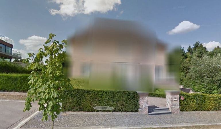 Google opta por pixelar la vivienda de Puigdemont.