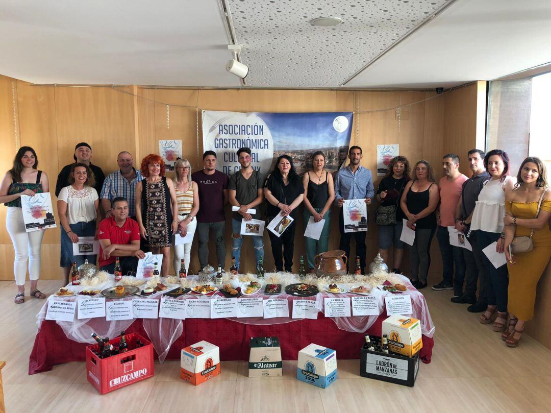 Presentación del concurso de tapas en la oficina de turismo de Guadix.