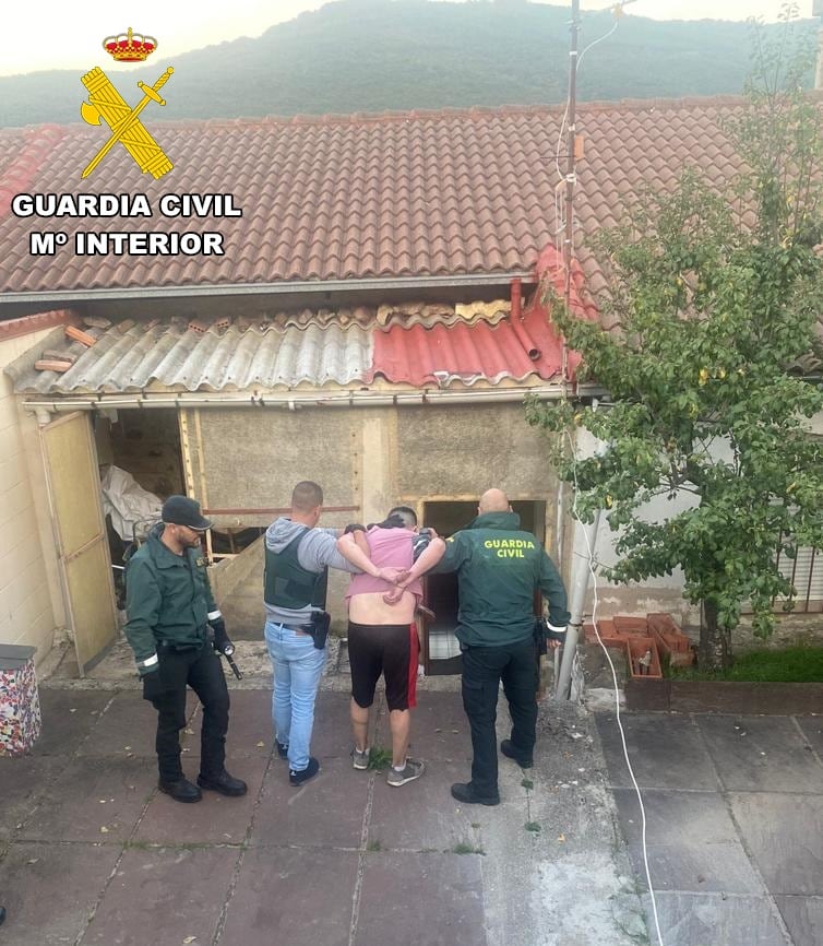 La Guardia Civil de Palencia detiene a una persona en el interior de la vivienda que trataba de robar