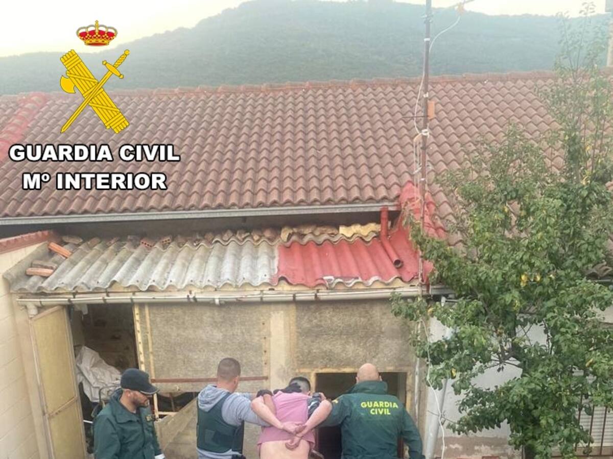Detenido tras quedarse dormido en el interior de la vivienda que intentaba robar