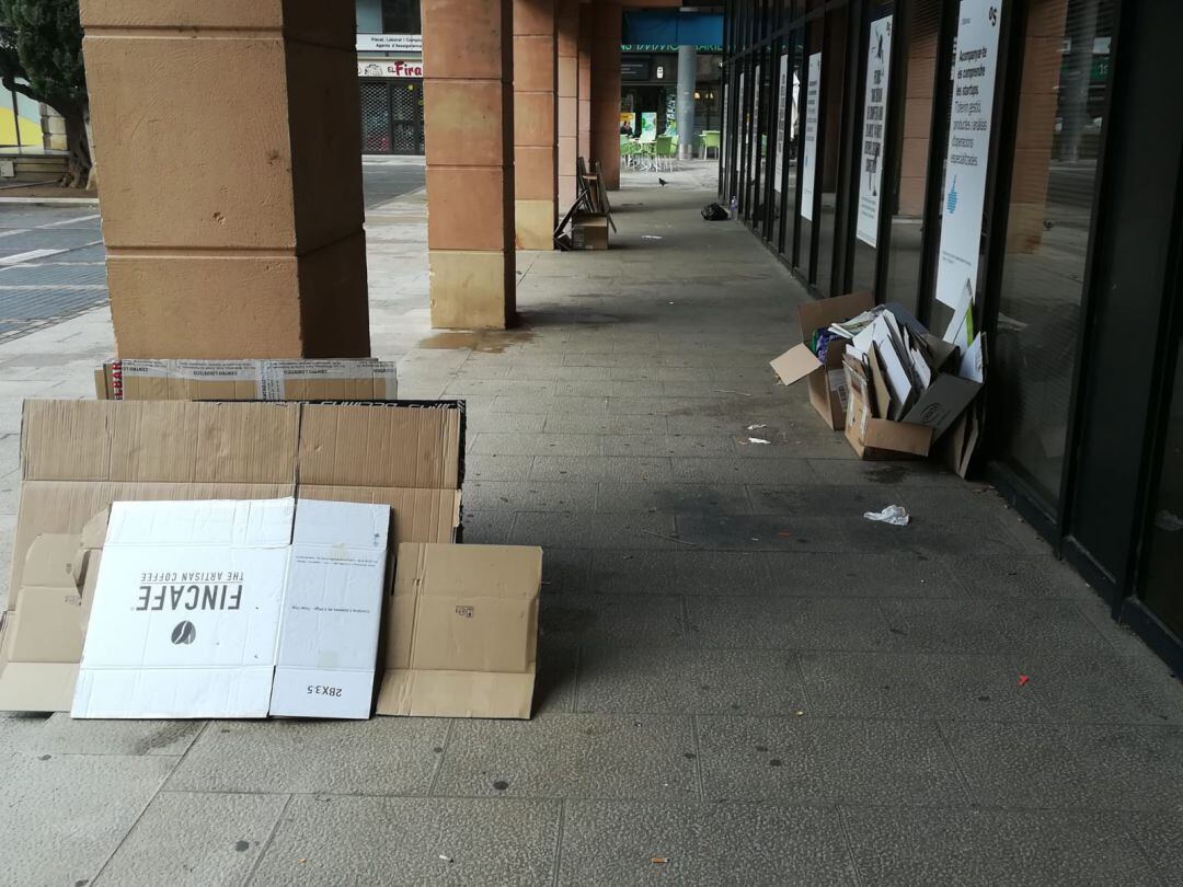 Cinc persones han dormit aquesta nit a la plaça Josep Pla de Girona