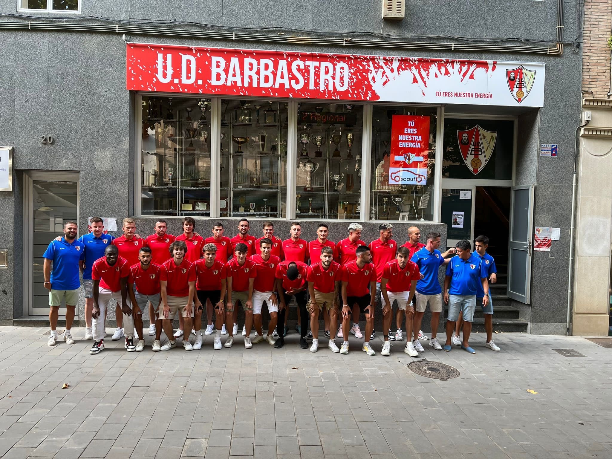 Presentación de la plantilla de la UD Barbastro