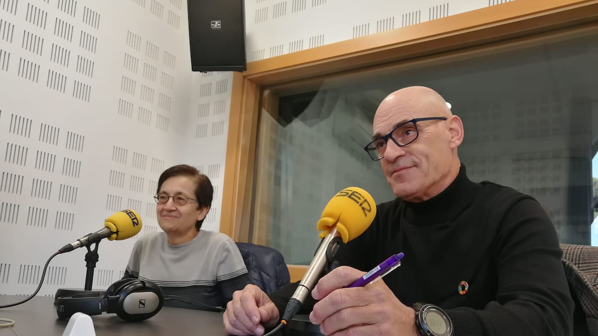 Entrevistamos a Raúl Moreno, coordinador de Cooperación del Ayuntamiento de Leganés, y a Pilar Llerena, pediatra y coordinadora médica de estas comisiones