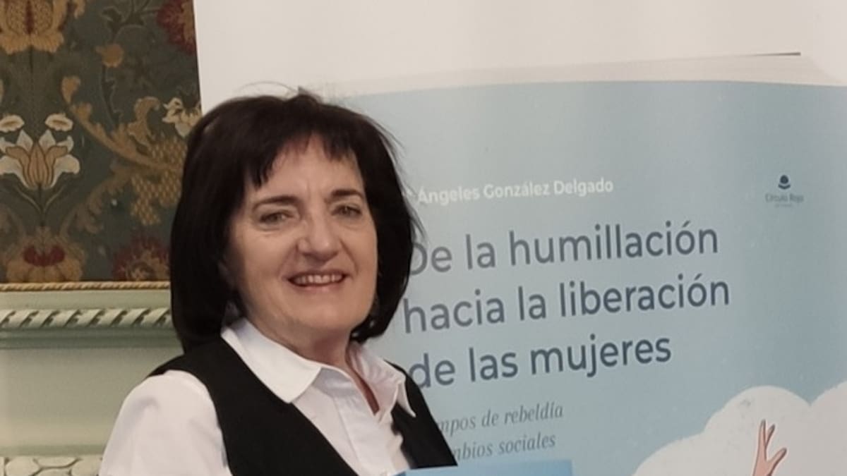 Mª Ángeles González Delgado presenta su libro “De la humillación hacia la liberación de las mujeres” en el Museo de la Radio de Ponferrada