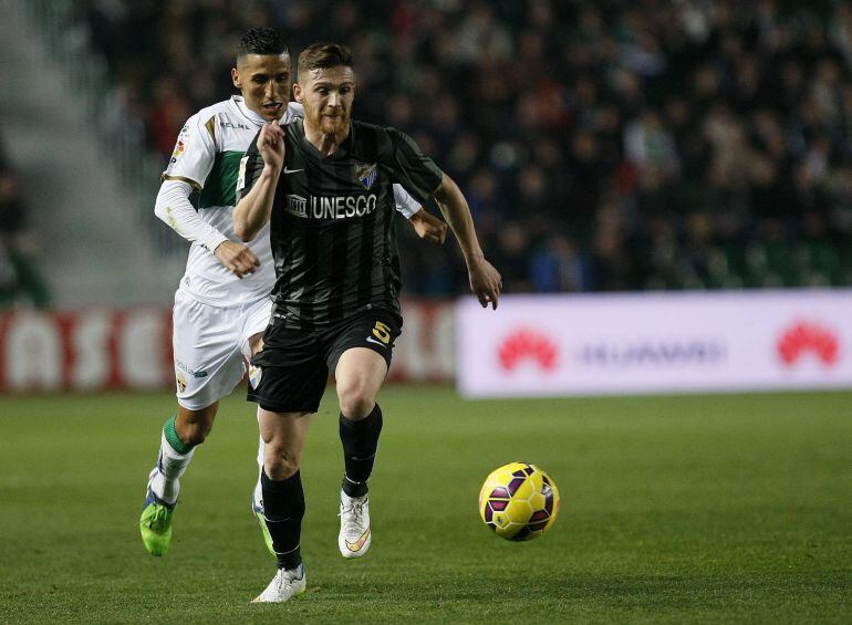 Antunes conduce el balón ante el Elche