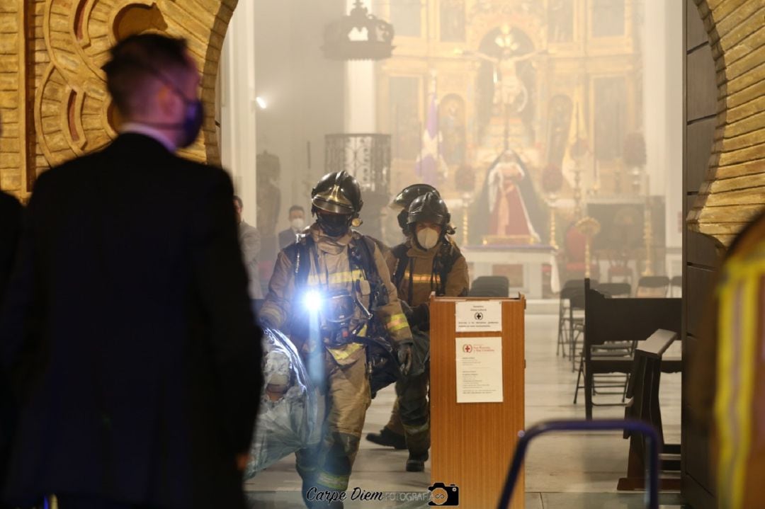 Intervención de los bomberos en la iglesia de Santa Catalina. 