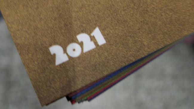 Detalle del cartel de Fallas solo con el año 2021