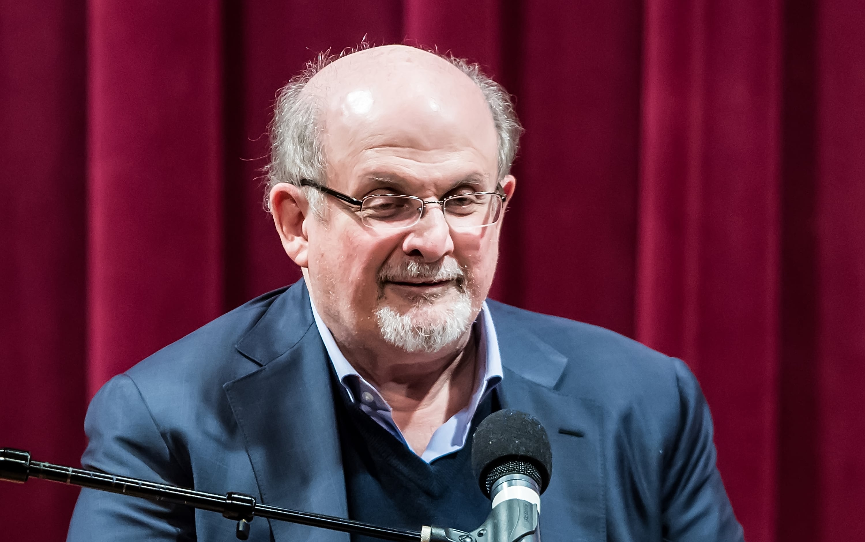 El escritor británico, Salman Rushdie