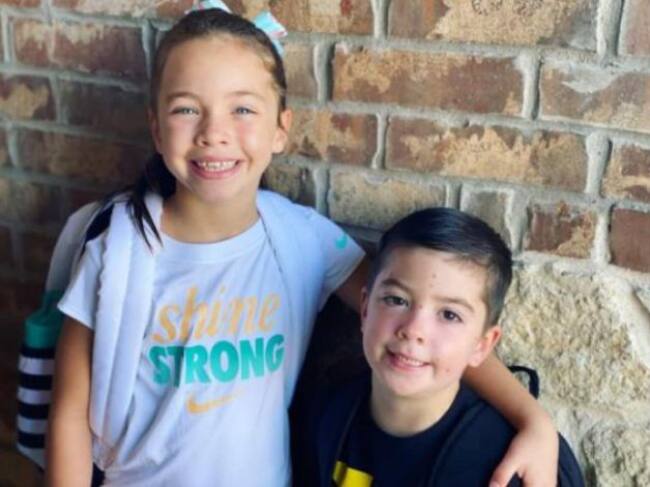 La imagen de los hermanos, en la actualidad.