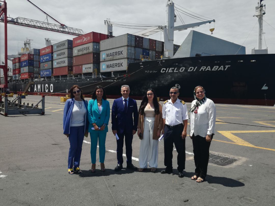 Francisco Toledo y Ana Ulloa han realizado una exposición en Casablanca de las ventajas de operar desde el puerto de Castellón