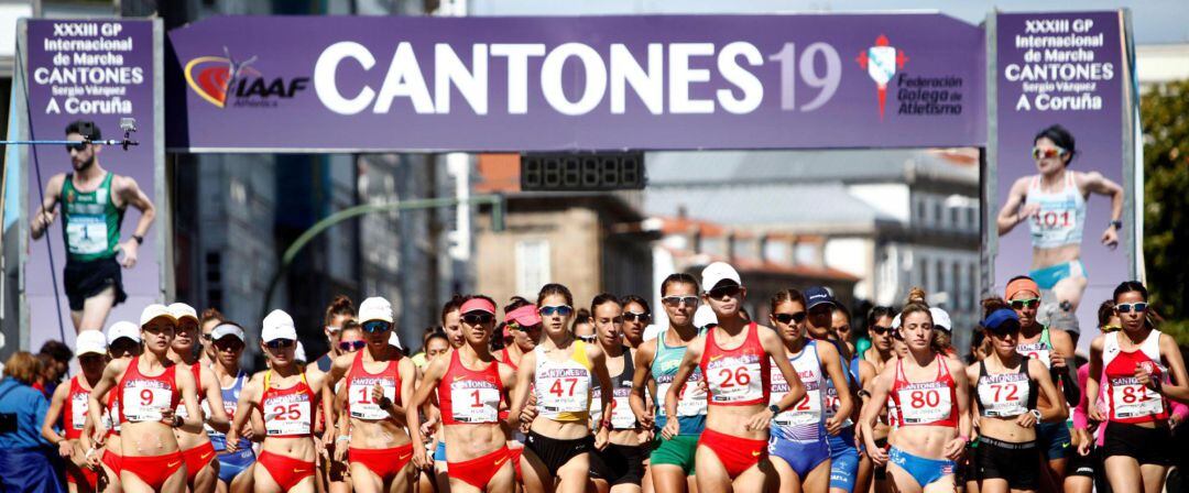 Salida de la prueba femenina del Gran Premio Internacional de Marcha Cantones de A Coruña