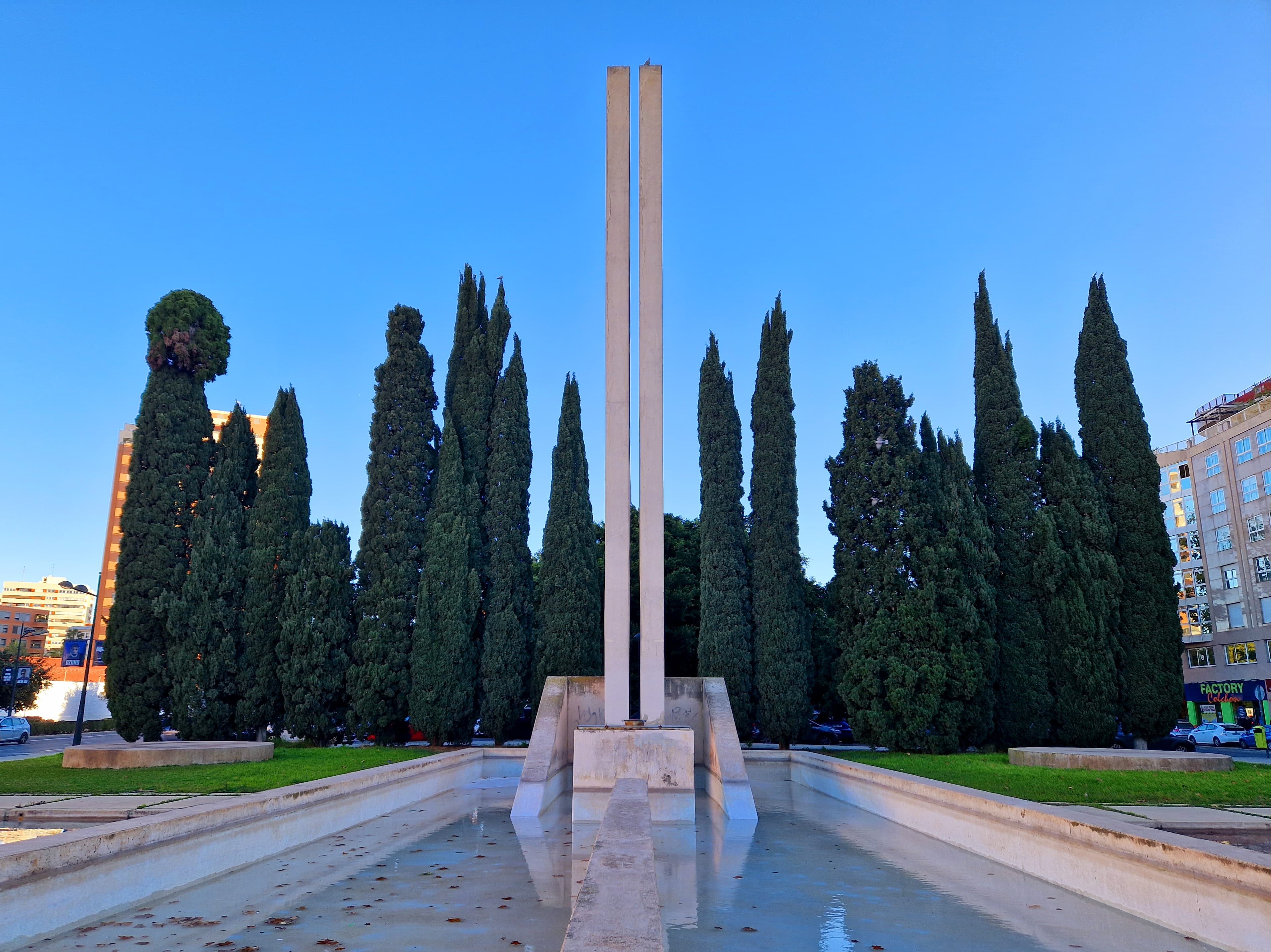 Monumento actual para homenajear las riadas de la ciudad de València