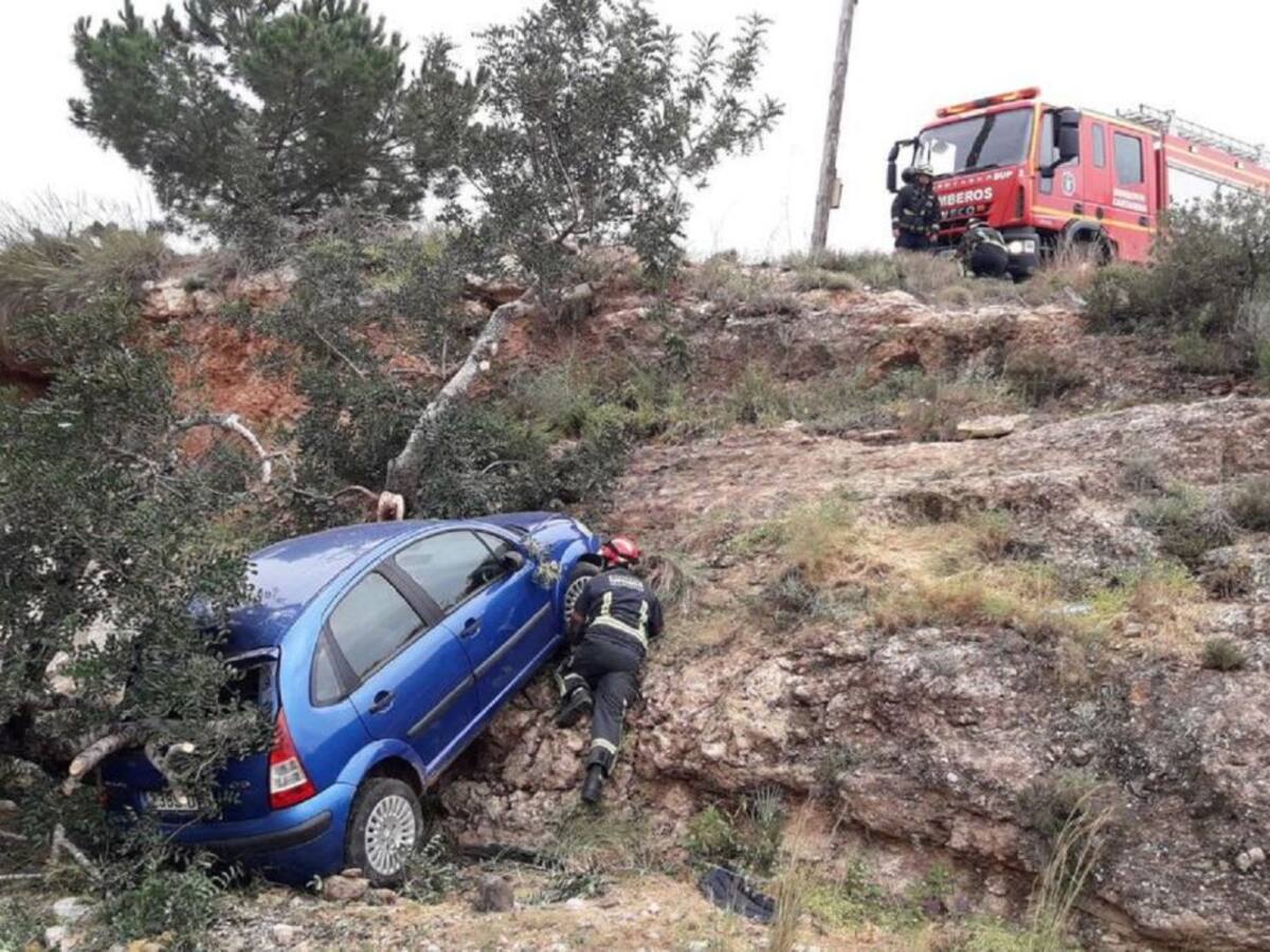Dos heridos leves en un accidente en las Cuestas del Cedacero