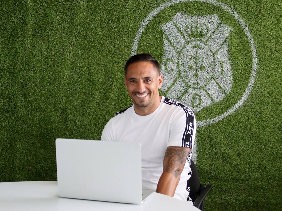 Suso gana peso en el CD Tenerife: es la opción que más gusta para entrenar al Juvenil A en el curso 2023/24