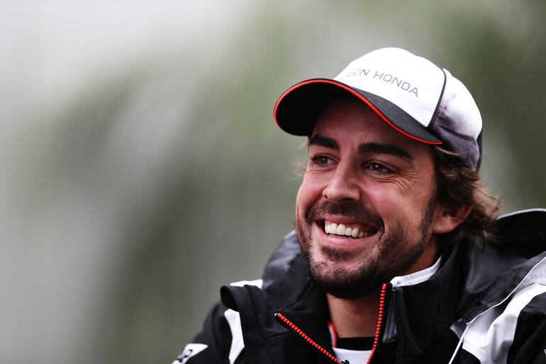 Fernando Alonso, en e paddock de McLaren en el GP de Rusia