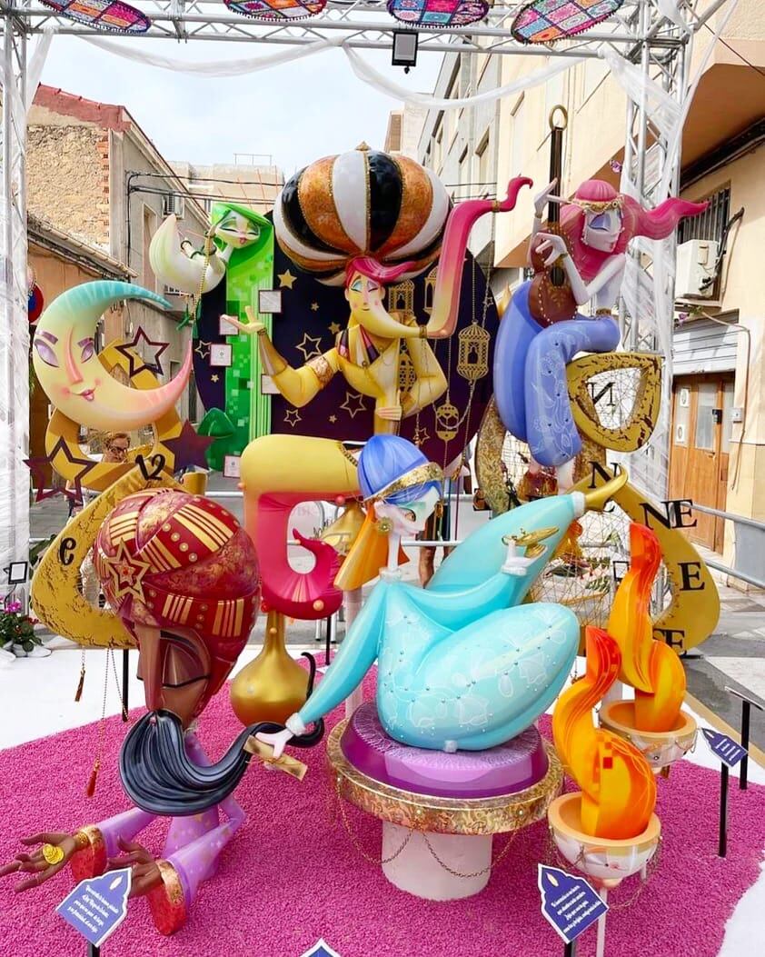 Monumento fallero realizado por Ausiàs Estrugo para la falla Fraternidad de Elda.