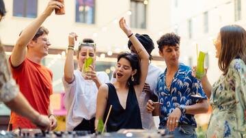 Annauir se suma al fenómeno del “tardeo” con tapas, música y copas al atardecer