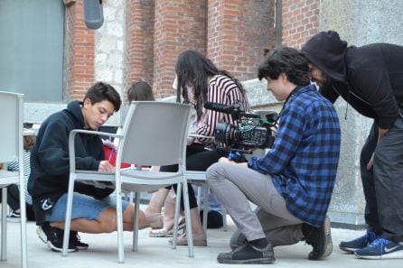 Jonas Trueba filmando al grupo mientras participaban en uno de los talleres