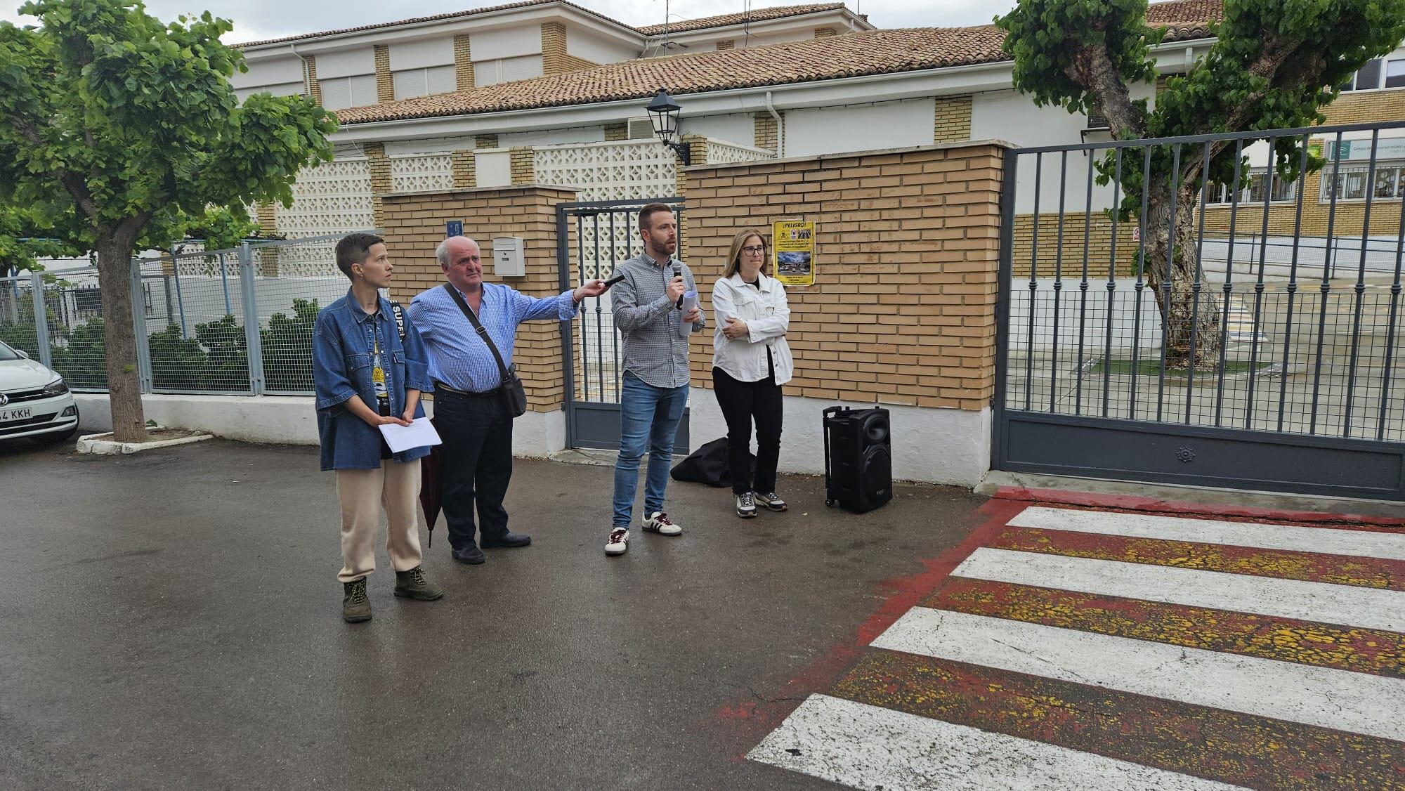 Intervención del alcalde, Enrique Carreras, durante la concentración