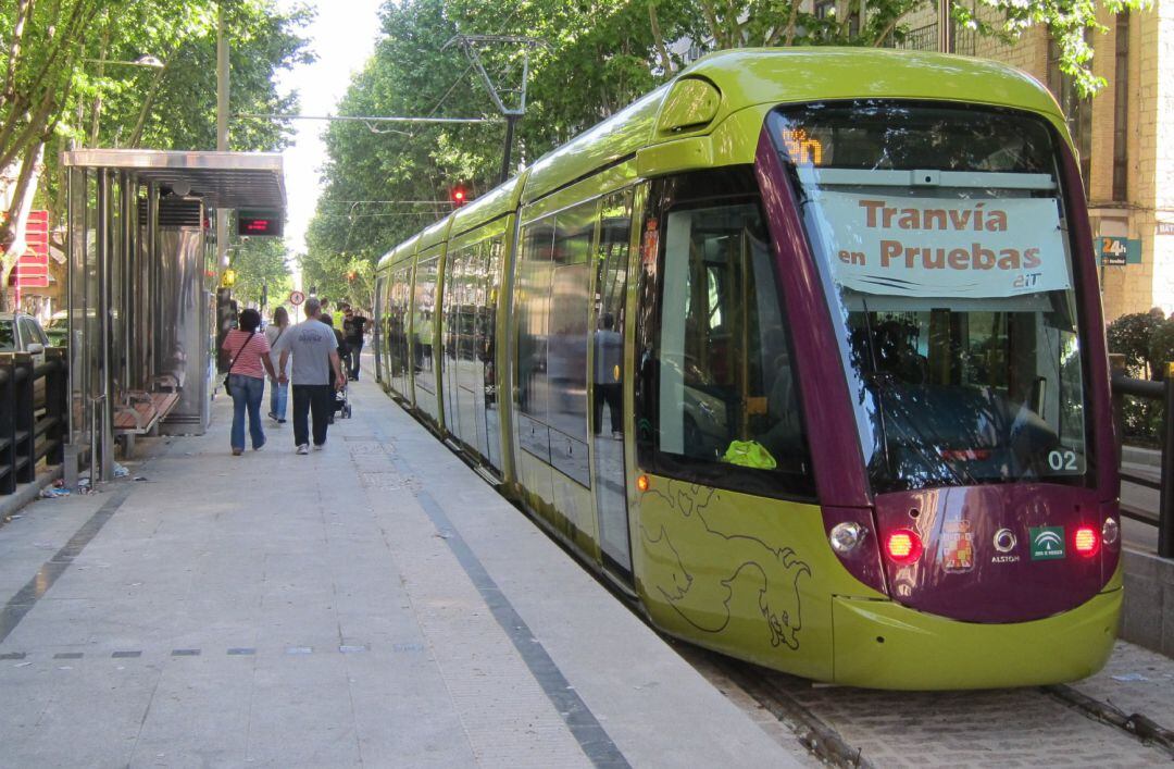 Tranvía de Jaén en fase de pruebas.