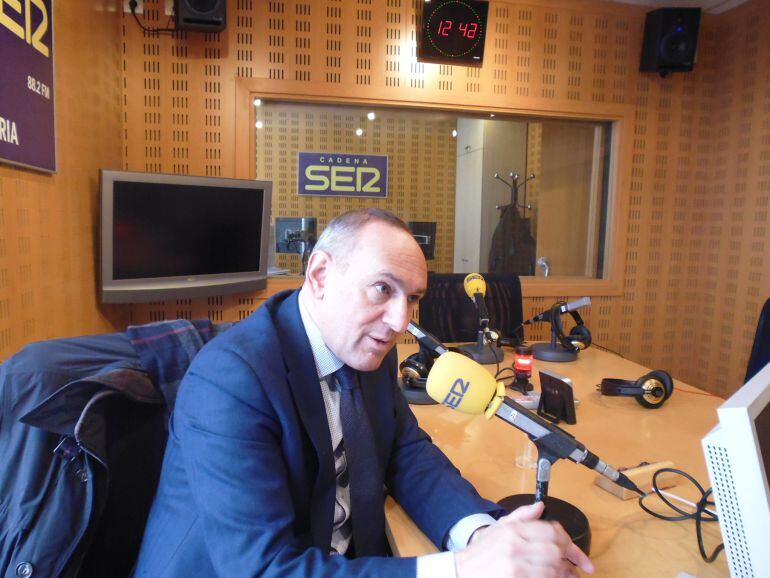 RAMIRO GONZÁLEZ EN LOS ESTUDIOS DE CADENA SER VITORIA 