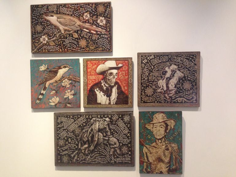 Parte de la obra de Jon Langford expuesta en Madrid