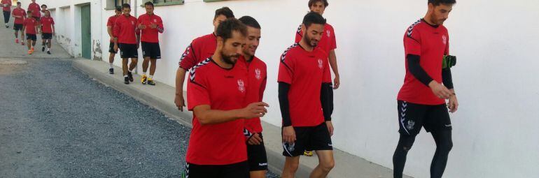 Canario (en primer plano) con sus compañeros tras un entrenamiento