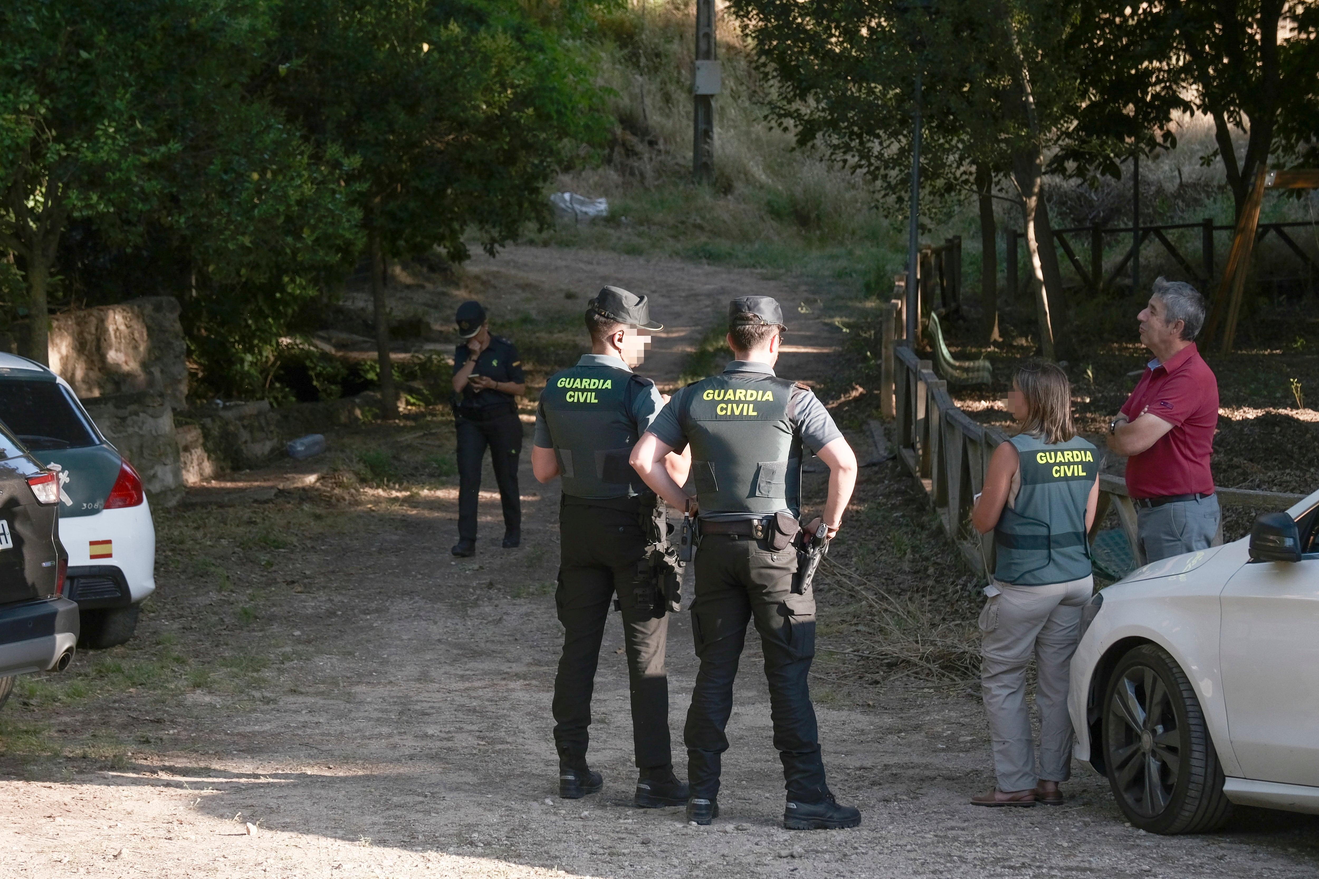 La Guardia Civil ha hallado este miércoles el cuerpo sin vida de una mujer de 41 años en Ruguilla, una pedanía perteneciente a Cifuentes (Guadalajara), que en espera de la indentificación podría corresponder al de la desaparecida desde hace una semana en esa zona.