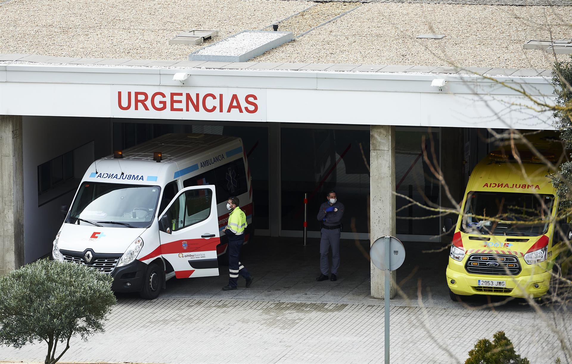 Ambulancias en el Hospital Marqués de Valdecilla