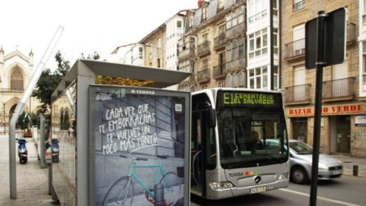 La Síndica pide a TUVISA que refuerce los servicios en hora punta