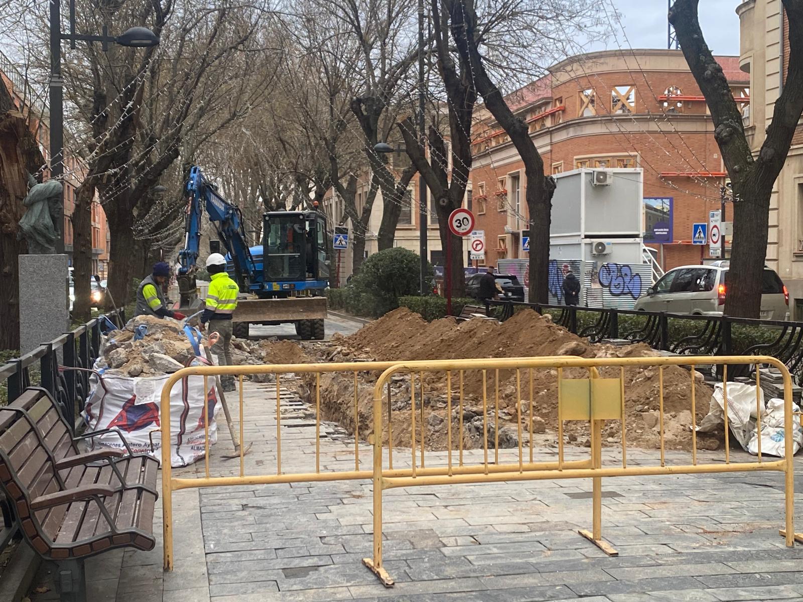 Zanja en el Paseo Fernández Iparraguirre