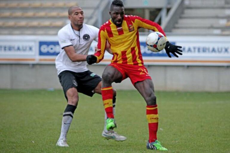 Habib Bellaïd jugador del White Stars Bruxelles en un partido