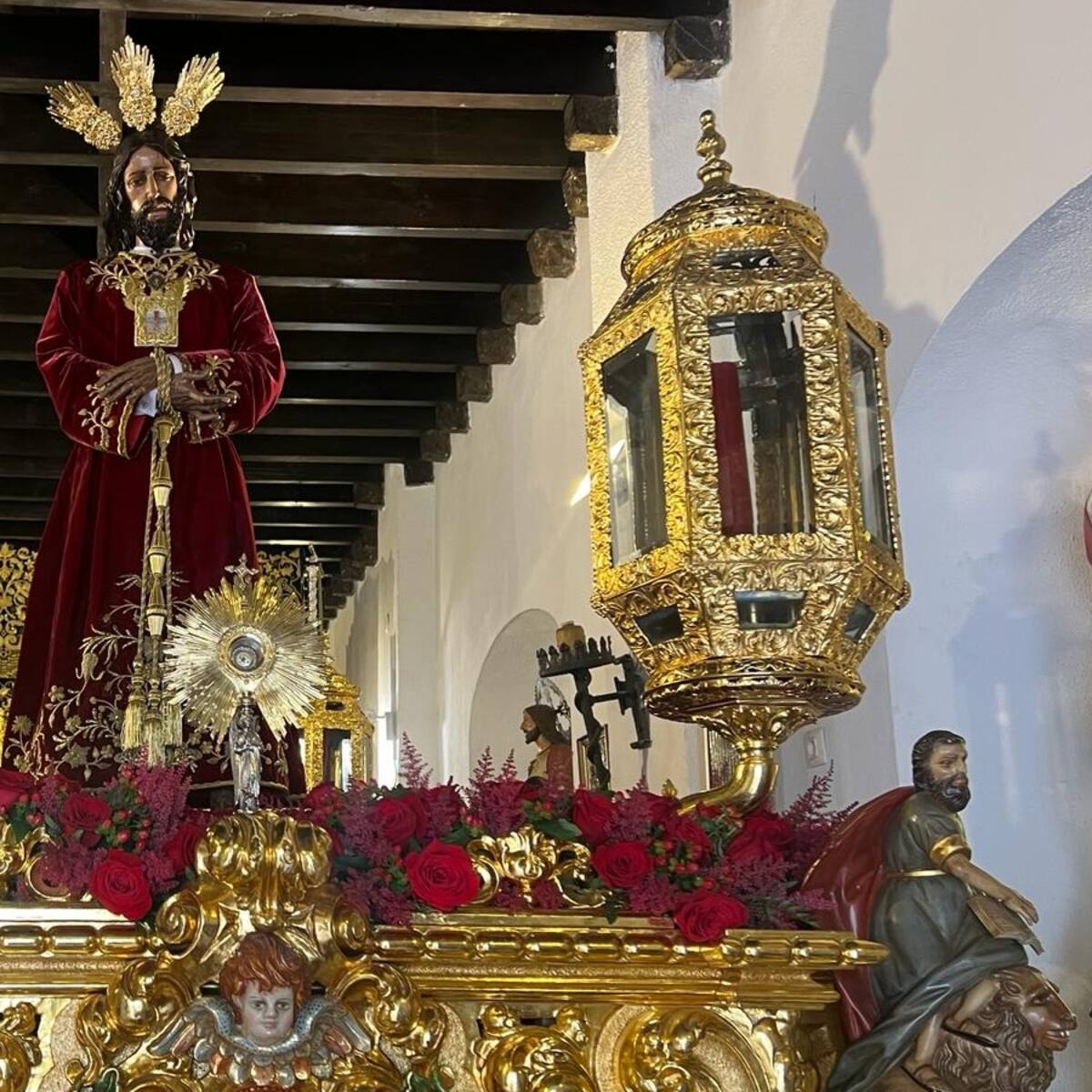 El Señor de Algeciras preparado para bendecir las calles de la ciudad