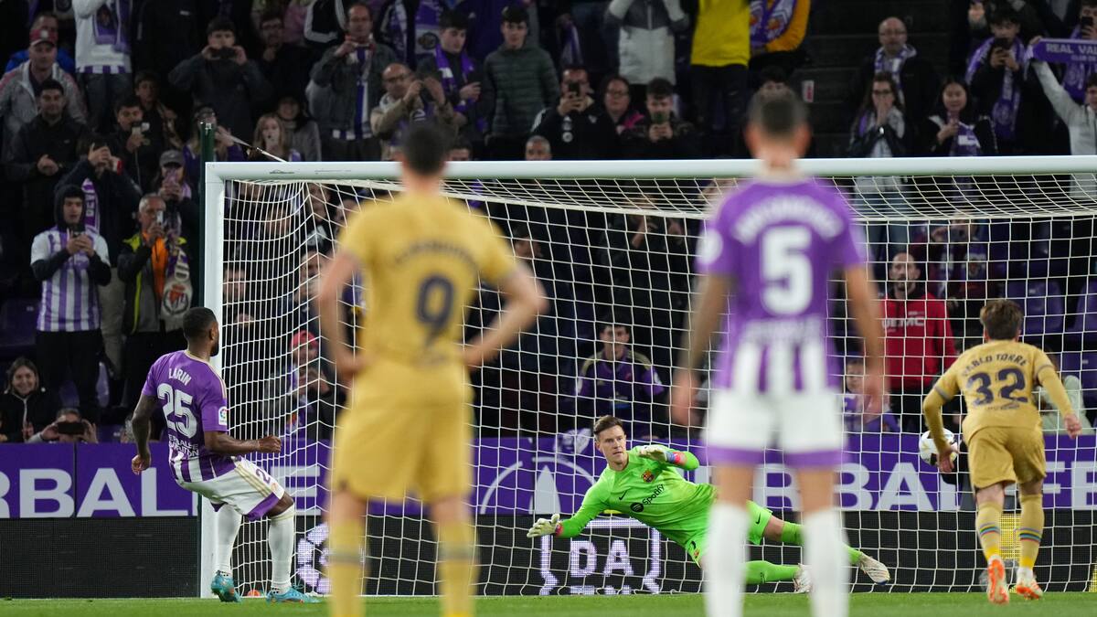El Valladolid pasa por encima de un Barça rendido en el que Raphinha se solidarizó con Vinicius