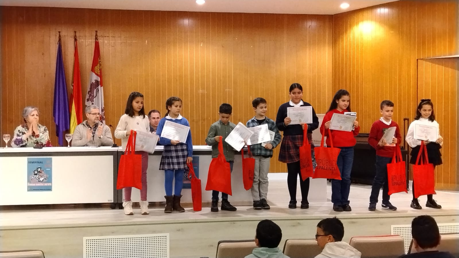 Sara Aparicio, alumna de 4º E.P. del colegio San Gregorio, ganadora de la fase provincial del concurso “Pequeños Gigantes de la Lectura”