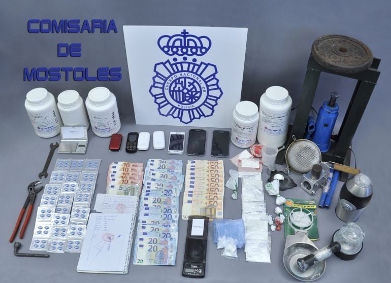 Materiales y dinero incautados