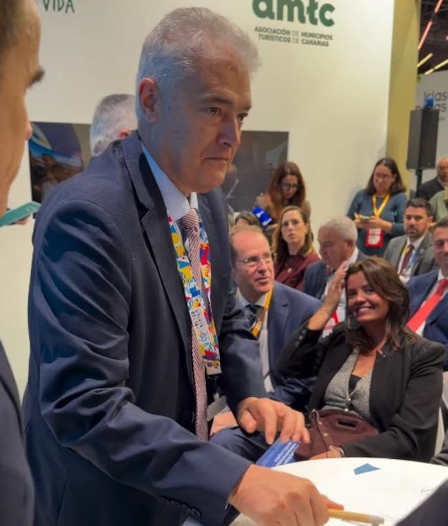 José Juan Cruz, alcalde de Tías, en FITUR 2026.