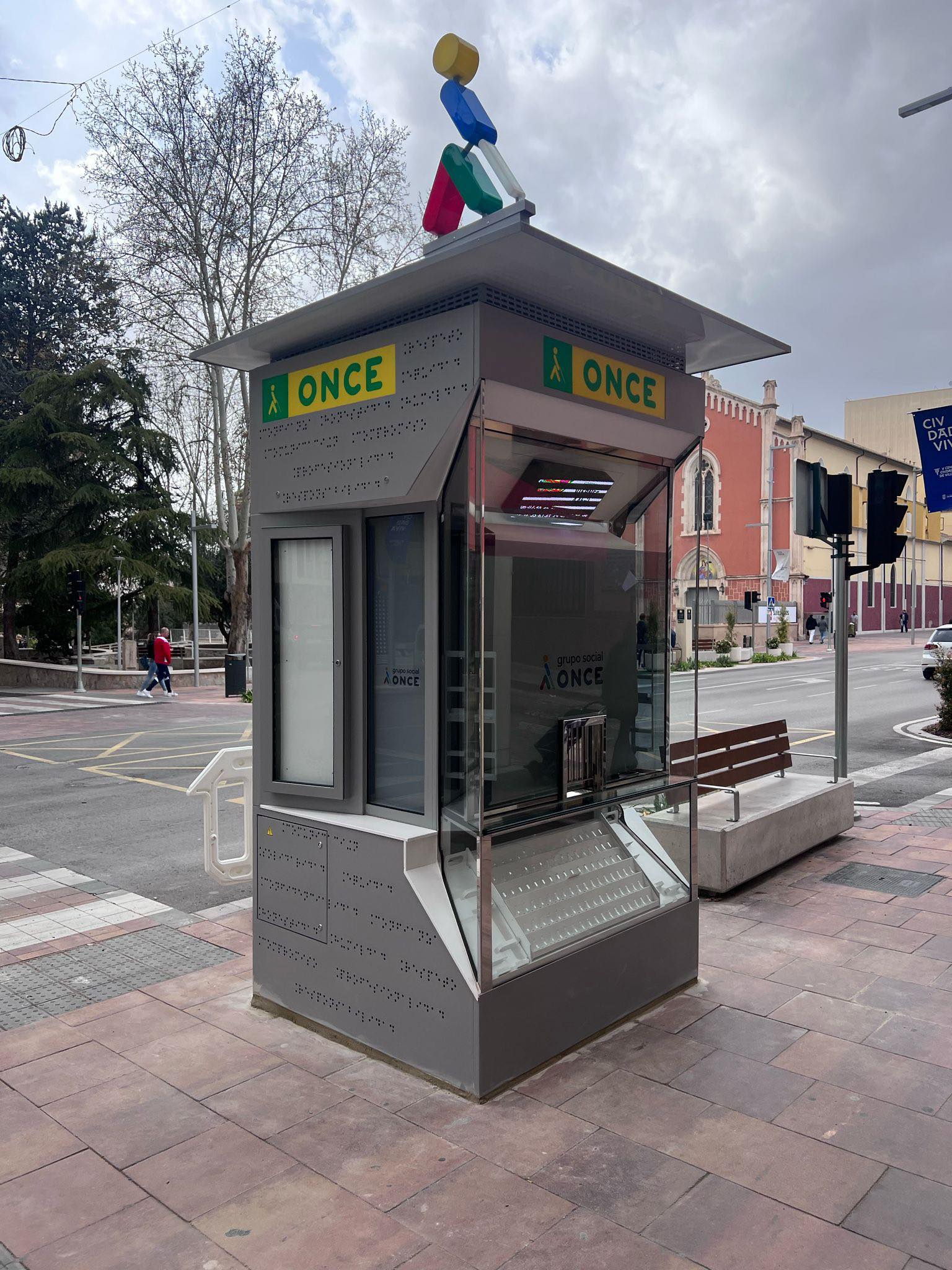Nuevos kioskos de la ONCE en Villena