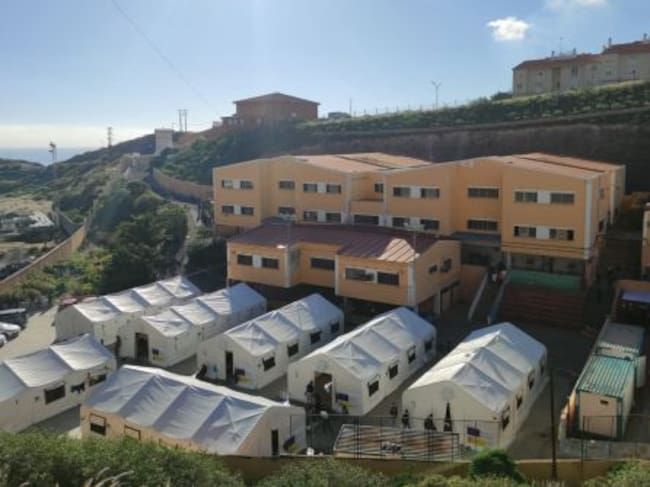 Campamento de acogida del Colegio León en El Lasso