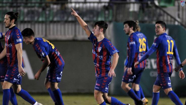 Entrevista con Álex Medina, jugador del equipo nacional juvenil de la Gimnástica Segoviana, sobre el debut y el gol con el primer equipo