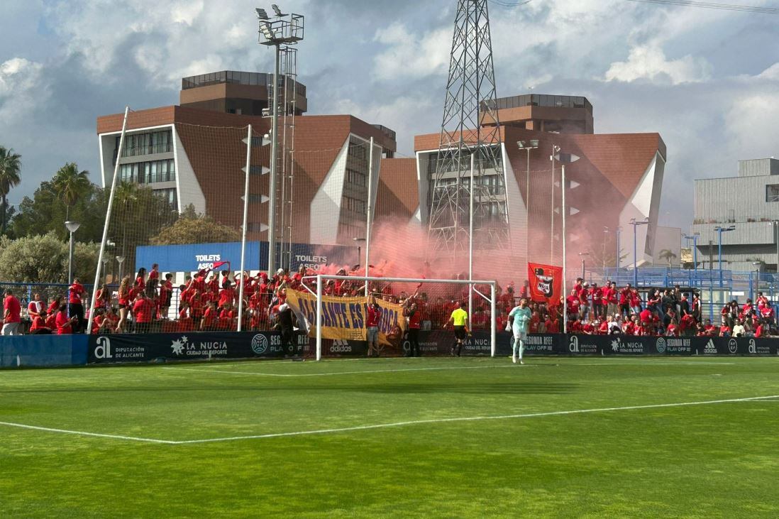 Imagen del ambiente en la grada | Cedida: Marina Baixa Digital