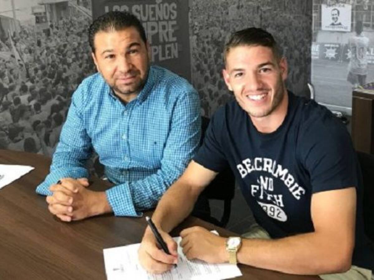 Vallejo renueva y se quedará en el primer equipo